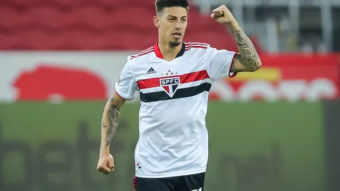 Foto: Pedro H. Tesch/AGIF – Rigoni pode voltar entre os titulares do São Paulo