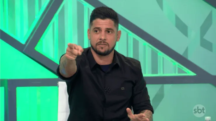 Foto: Reprodução/ SBT - Cicinho aponta favorito no Majestoso