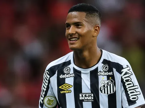 Ângelo avança em recuperação e tem prazo de retorno estipulado no Santos