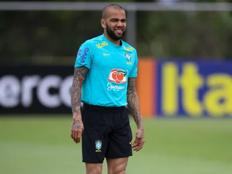 Jornalista revela futuro de Daniel Alves e agita torcida do Athletico-PR