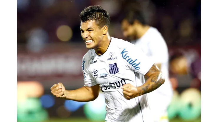Foto: Thiago Calil/AGIF- Marcos Leonardo é a esperança de gols da equipe