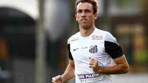 Foto: Ricardo Saibun/AGIF - Thiago Ribeiro relembra passagens por Santos e São Paulo