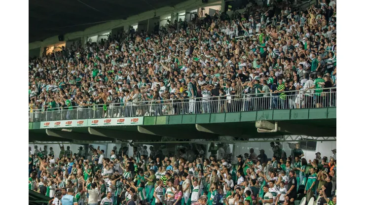 Robson Mafra/AGIF - Torcida do Coritiba no Couto Pereira