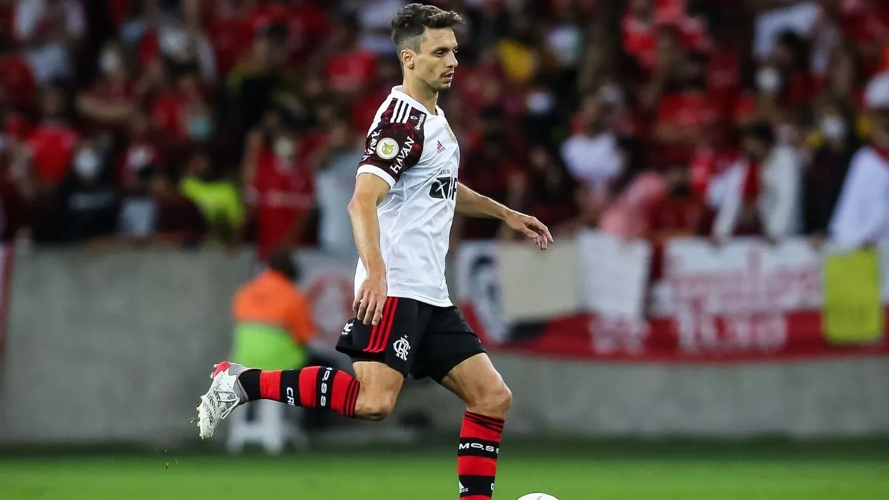 Foto: Pedro H. Tesch/AGIF | Rodrigo Caio recebe recado de Tite