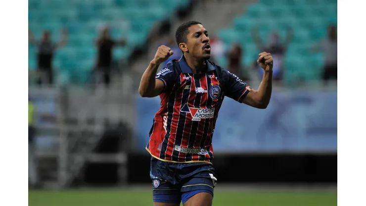 Foto: Jhony Pinho/AGIF- Matheus Davó deve ser titular no confronto