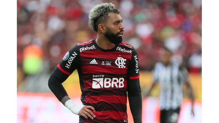 Foto: Gil Gomes/AGIF - Meio-campista nível europeu se oferece para jogar no Flamengo