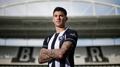 Foto: Vitor Silva/Botafogo - Cuesta projeta clássico do Botafogo contra o Flamengo