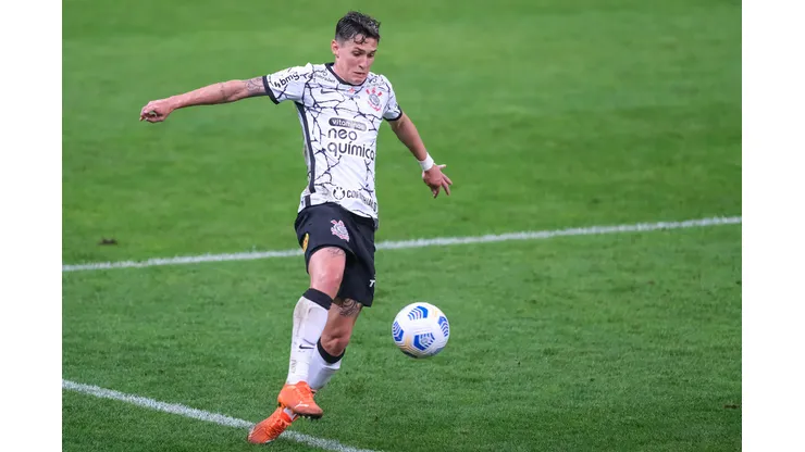 Foto: Marcello Zambrana/AGIF - Vital e mais quatro retornam ao Corinthians