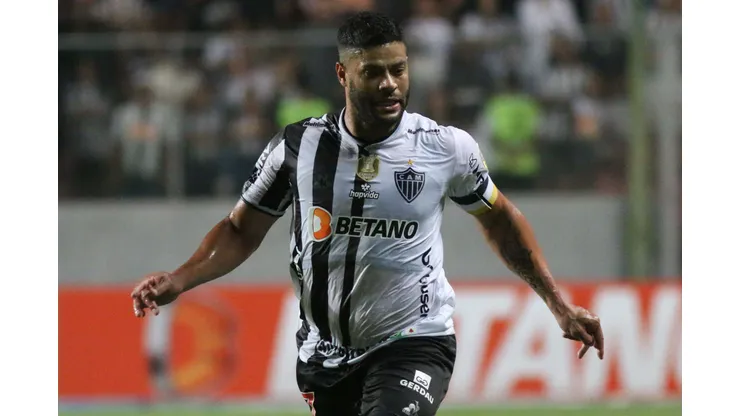 Foto: Fernando Moreno/AGIF - Hulk notifica Goiás sobre polêmica