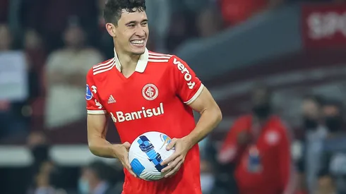 Foto: Pedro H. Tesch/AGIF – Internacional busca reposição para Dourado