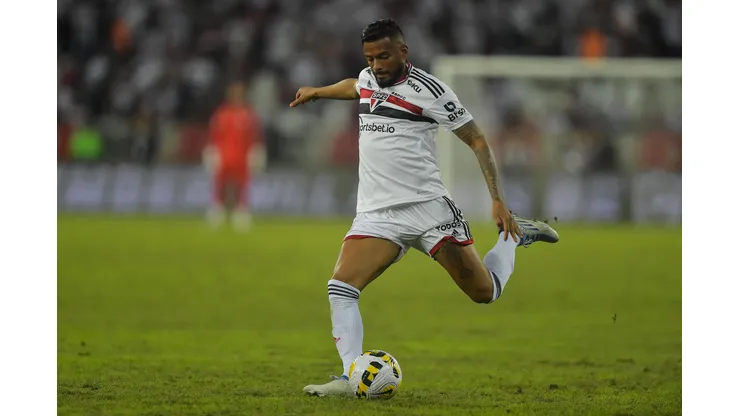 Foto: (Thiago Ribeiro/AGIF) - Reinaldo deve ser uma das novidades no São Paulo para o primeiro duelo das oitavas de final da Copa Sul-Americana