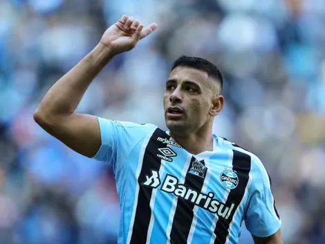 Roger 'se derrete' por parça de Diego Souza no Grêmio