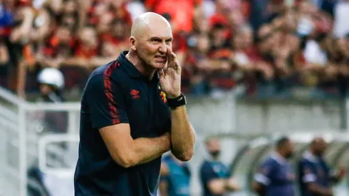Foto: (Rafael Vieira/AGIF) – Gilmar Dal Pozzo não resistiu à pressão no Sport e acabou deixando o comando da equipe rubro-negra no último domingo (26)