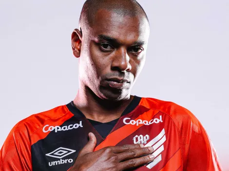 Fernandinho antecipa viagem e assina com Athletico-PR