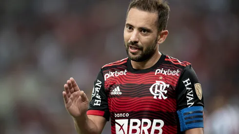 Foto: Jorge Rodrigues/AGIF- Medalhão pode ser sacado do time titular
