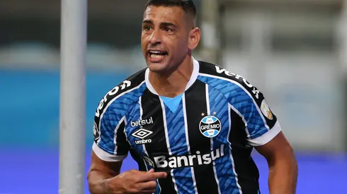 (Photo by Diego Vara - Pool/Getty Images) - Medalhão é peça chave no Imortal