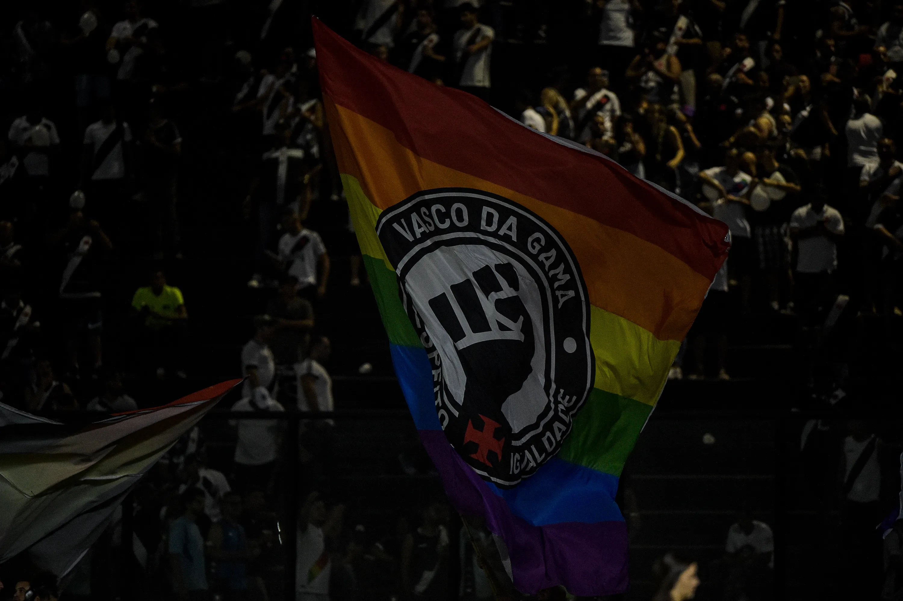 Foto: Thiago Ribeiro/AGIF | Torcida do Vasco dá show em São Januário