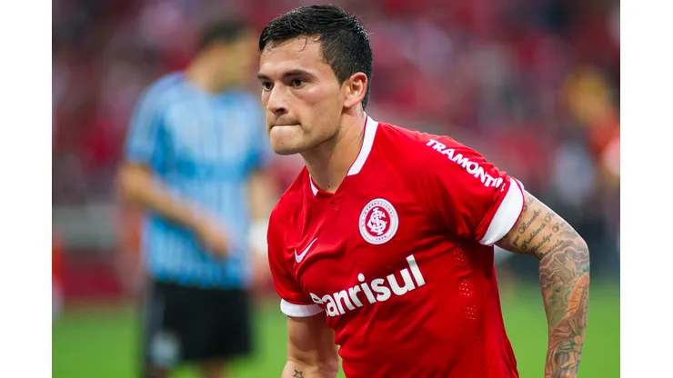 Foto: Ramiro Furquim/AGIF - Aránguiz quer voltar ao Internacional.
