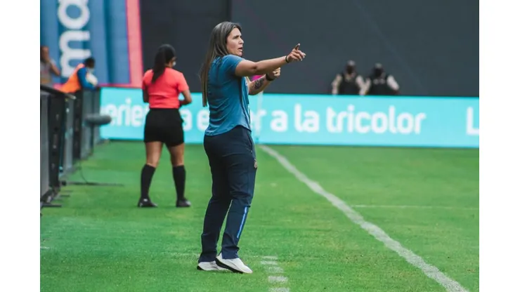 Foto: Gabriel Maldonado/ C2 Sports - Emily Lima marca presença no Brasil Futebol Expo