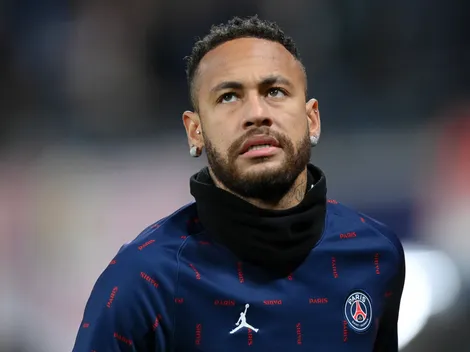 Avião de Neymar faz pouso de emergência no Brasil