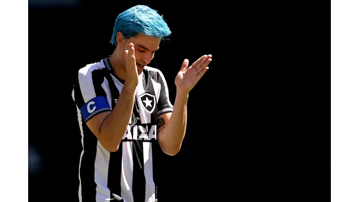 Foto: Vitor Silva/Botafogo - Felipe Neto fez xingamentos direcionados em sua rede social.