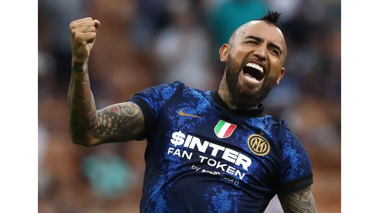 (Photo by Marco Luzzani/Getty Images) - Vidal é o grande sonho do Mengão