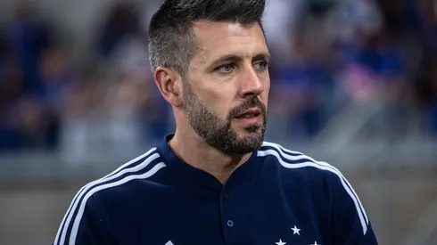 Foto: (Staff images/Cruzeiro) – Paulo Pezzolano rasgou elogios à torcida do Cruzeiro