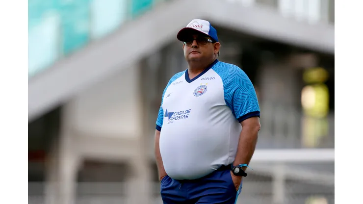 Foto: (Felipe Oliveira/EC Bahia) - Guto Ferreira espera corrigir os erros do Bahia para seguir firme na luta pelo acesso