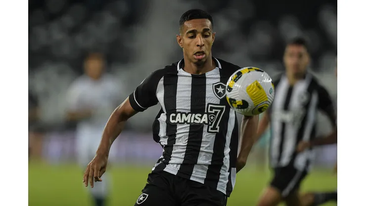 Foto: (Thiago Ribeiro/AGIF) - Victor Sá deu fim a qualquer tipo de polêmica envolvendo sua saída do Botafogo