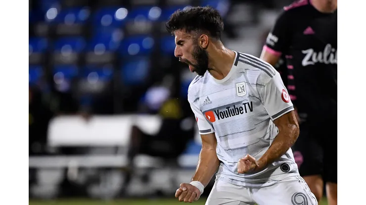 (Photo by Douglas P. DeFelice/Getty Images)- Diego Rossi segue badalado no mercado da bola