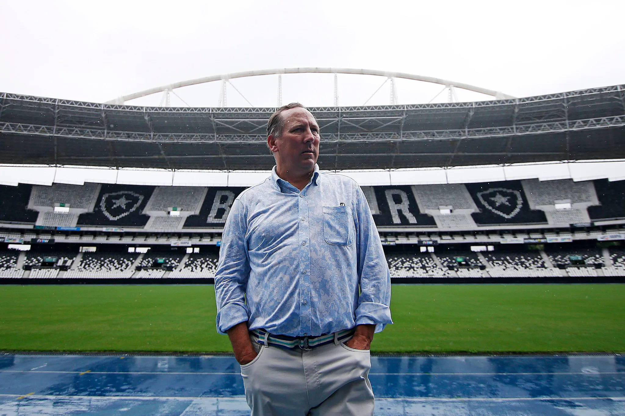 Foto: (Vítor Silva/Botafogo) - John Textor, gestor de futebol alvinegro, garante que o Botafogo está à procura de reforços no mercado