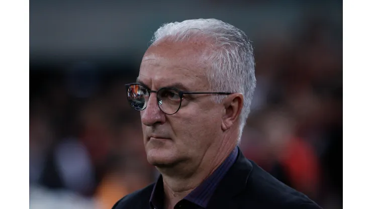 Foto: Gabriel Machado/AGIF - Flamengo aguarda aval de Dorival para avançar por reforço