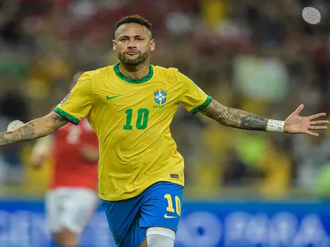 Neymar recebe a chave da cidade de Miami durante férias nos EUA