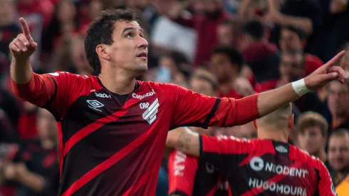 Foto: (Gabriel Machado/AGIF) – Pablo lamentou o episódio de violência no futebol antes da partida do Athletico, pelo Brasileirão