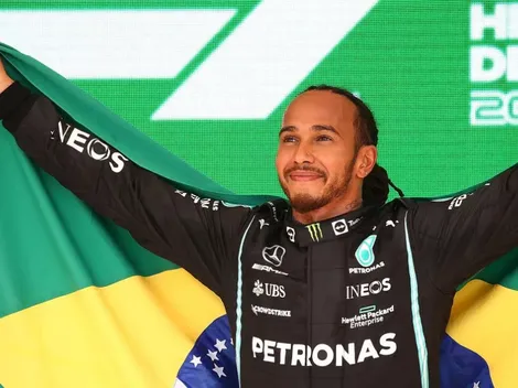 Pelé presta homenagem a Lewis Hamilton após piloto receber o título de cidadão Brasileiro
