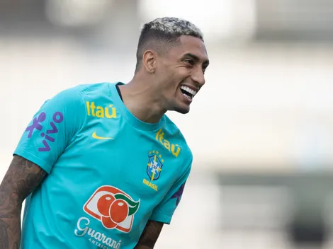 Jornal "deixa" vazar futuro de Raphinha e assunto 'cai como uma bomba' no Barcelona