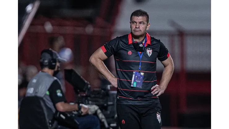 Foto: Heber Gomes/AGIF | 777 se posiciona sobre busca de técnicos no Vasco