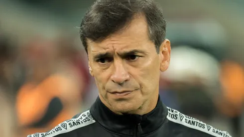 Foto: Robson Mafra/AGIF- Bustos expôs novo titular da equipe