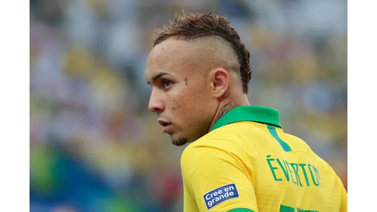 Foto: Marcello Zambrana/AGIF- Jornal "cravou" destino de Everton Cebolinha