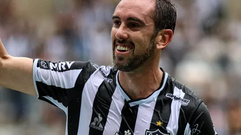 Foto: Fernando Moreno/AGIF- Diego Godín já definiu seu futuro