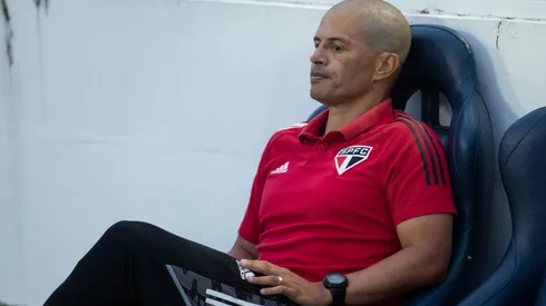 Foto: (Diogo Reis/AGIF) – Alex não deve continuar no São Paulo na próxima temporada