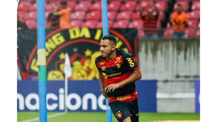 Foto: (Rafael Vieira/AGIF) - Ray Vanegas marcou o gol da vitória do Sport nesta quinta (2)