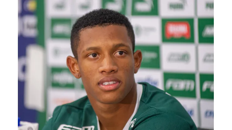 Foto: Marcos Zanutto/AGIF - Danilo, volante do Palmeiras