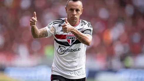 Foto: (Jorge Rodrigues/AGIF) – Fundamental no esquema de Rogério Ceni, Rafinha tem sido um dos destaques do São Paulo em 2022