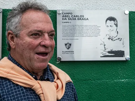 Emocionado, Abel Braga se declara ao Fluminense após ser homenageado