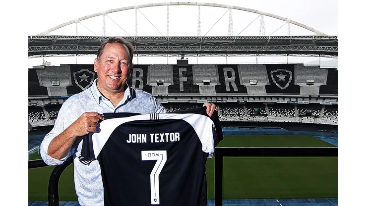 Foto: (Vítor Silva/Botafogo) - Gestor de futebol do Botafogo, Jonh Textor também investe em times europeus, sendo que a delegação de sua equipe belga virá ao Brasil na próxima semana