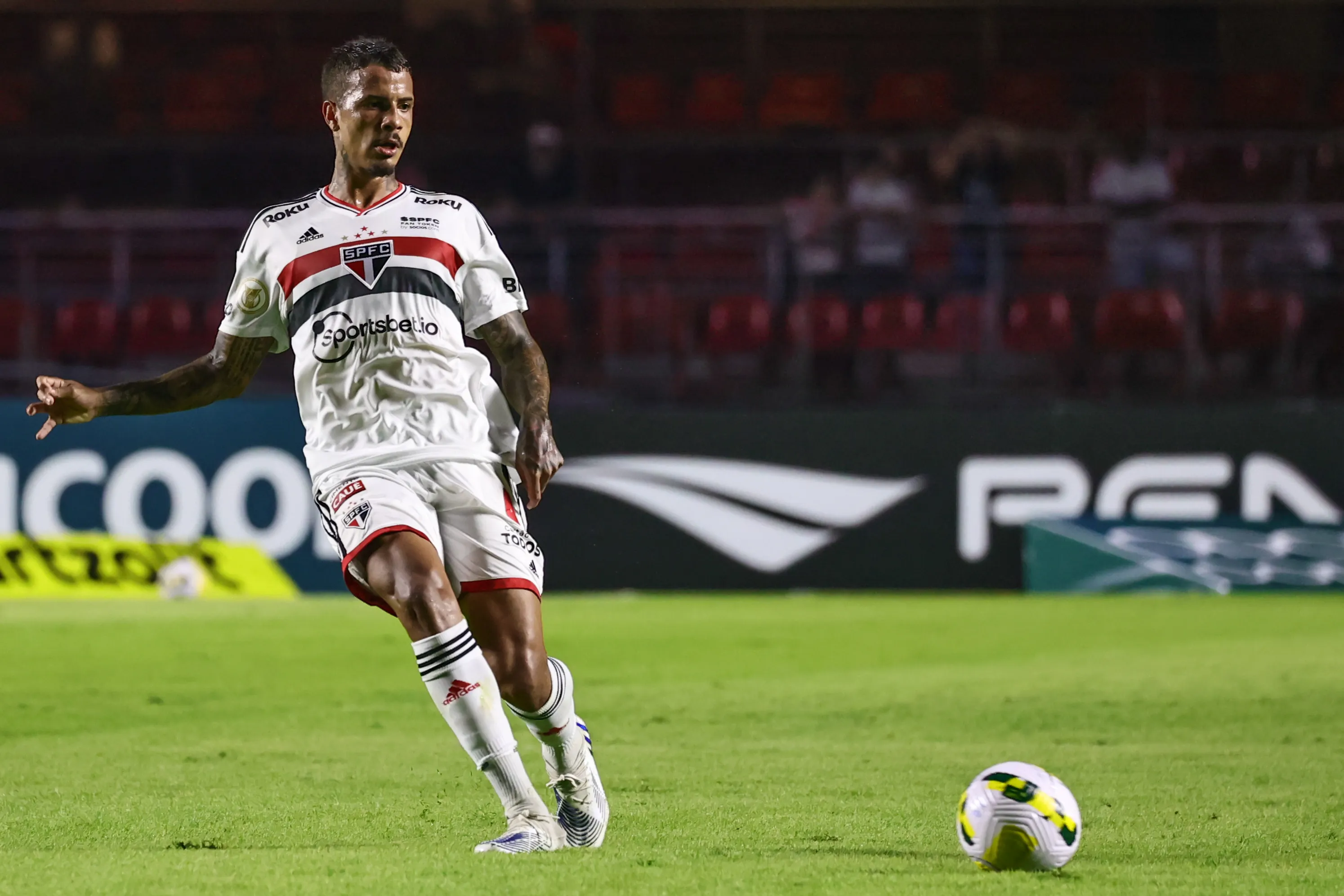 Foto: Marcello Zambrana/AGIF – Diego Costa vive bom momento no São Paulo
