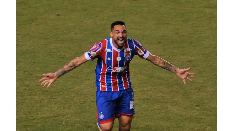 Foto: (Jhony Pinho/AGIF) - A torcida do Bahia se movimentou nas redes sociais para pedir o retorno de Gilberto