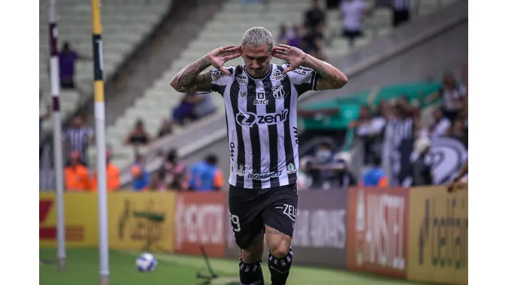 Foto: (Lucas Emanuel/AGIF) - Vina virou motivo de preocupação no Ceará às vésperas do clássico contra o Fortaleza