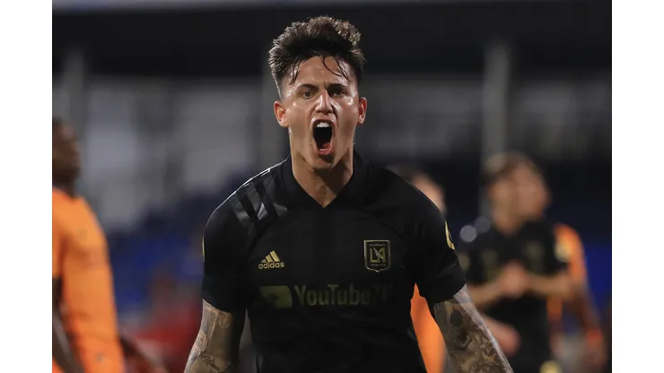 (Photo by Mike Ehrmann/Getty Images)- Jogador está próximo do Mengão